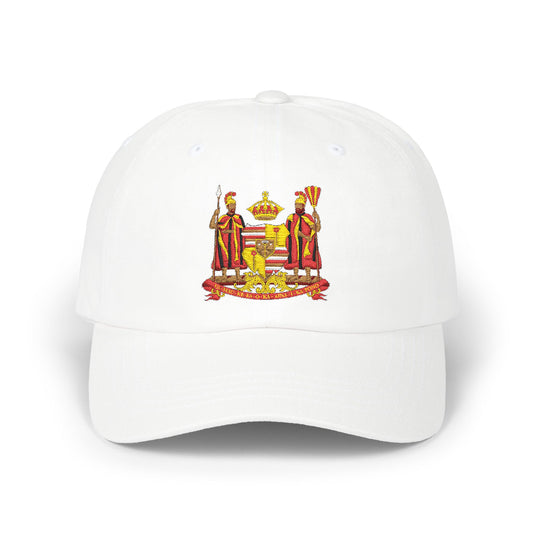 Classic Dad Cap with Regal Emblem - Adjustable White Hat for Casual Style